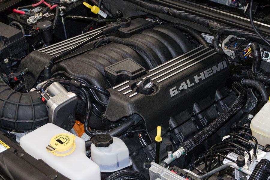Chrysler 6.4 L Hemi Engine Review